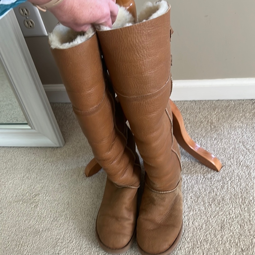 UGG Devandra over the knee/ chestnut brown/ size 7
